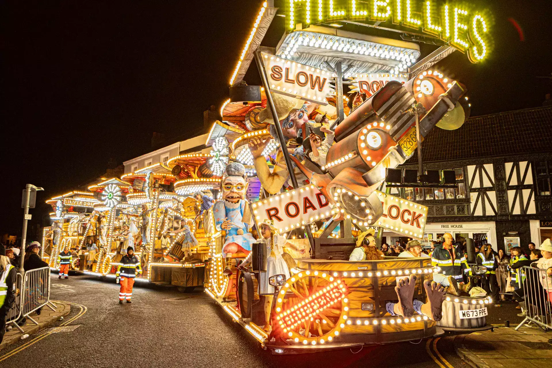 Bridgwater Carnival Griffens1